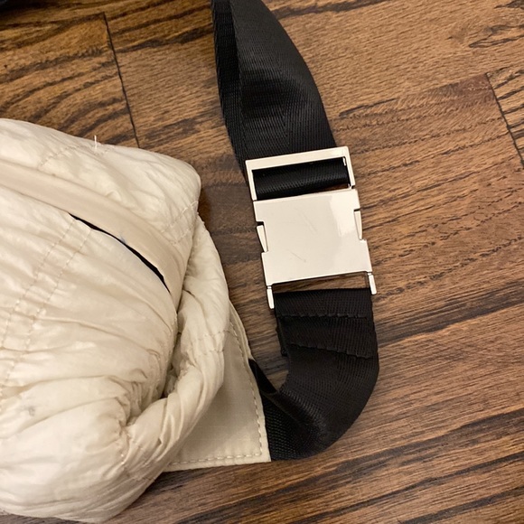 Cream nylon Zara belt bag with Black strap and chrome utility buckles - Picture 2 of 7